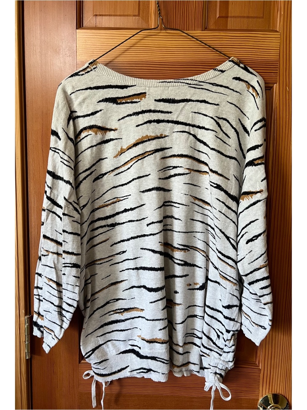 Light Cream Tiger Stripe Knit Pullover with Gold Accents - Picture 2 of 6